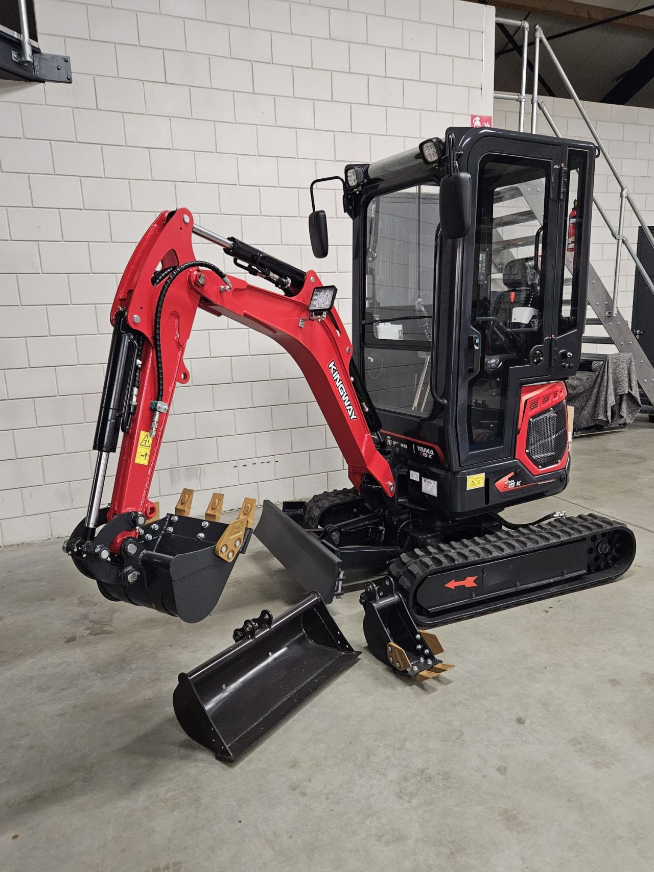 Yama S15K Kubota met Hydraulische Hamer & Rippertand
